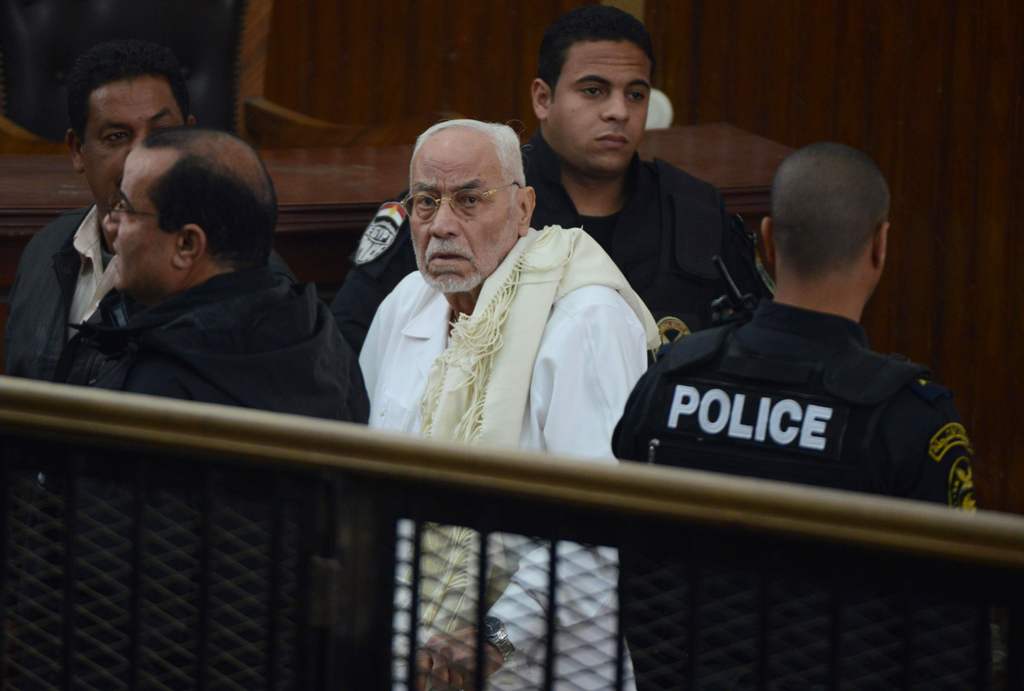 (FILES) This file photo taken on February 28, 2015 shows Egypt's former Muslim Brotherhood supreme guide Mohammed Mahdi Akef looks on during his trial in the capital Cairo.  AFP / Mohamed el-Shahed AND Mohamed el-Shahed

