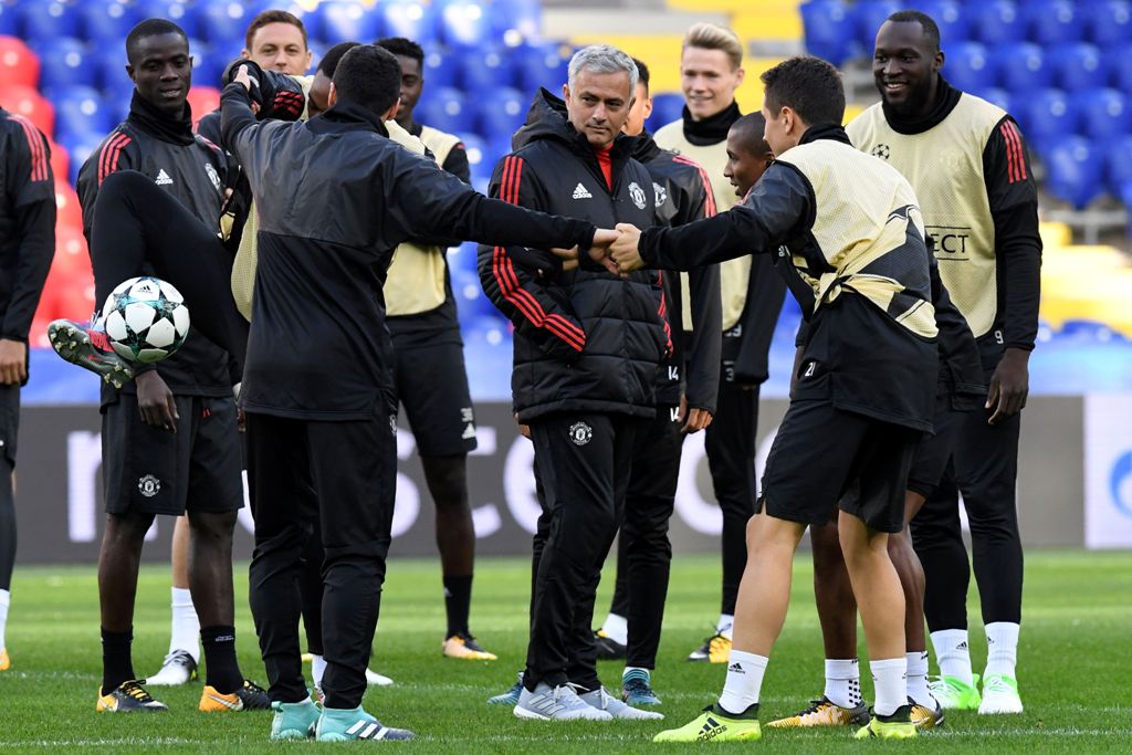 Manchester United's coach from Portugal Jose Mourinho leads a training session at the Stadion CSKA Moskva in Moscow on September 26, 2017 on the eve of the UEFA Champions League Group A football match between PFC CSKA Moskva and Manchester United FC. / AF