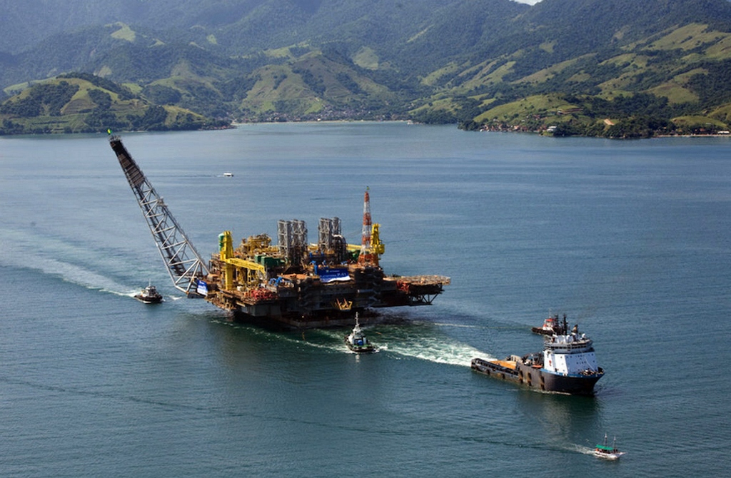 File photo shows Petrobras P-51 semi-submersible off-shore oil platform construction site at the Brasfelf shipyard in Angra dos Reis, 180 km south of Rio de Janeiro, Brazil. (AFP / EDSON PASSARINHO)
