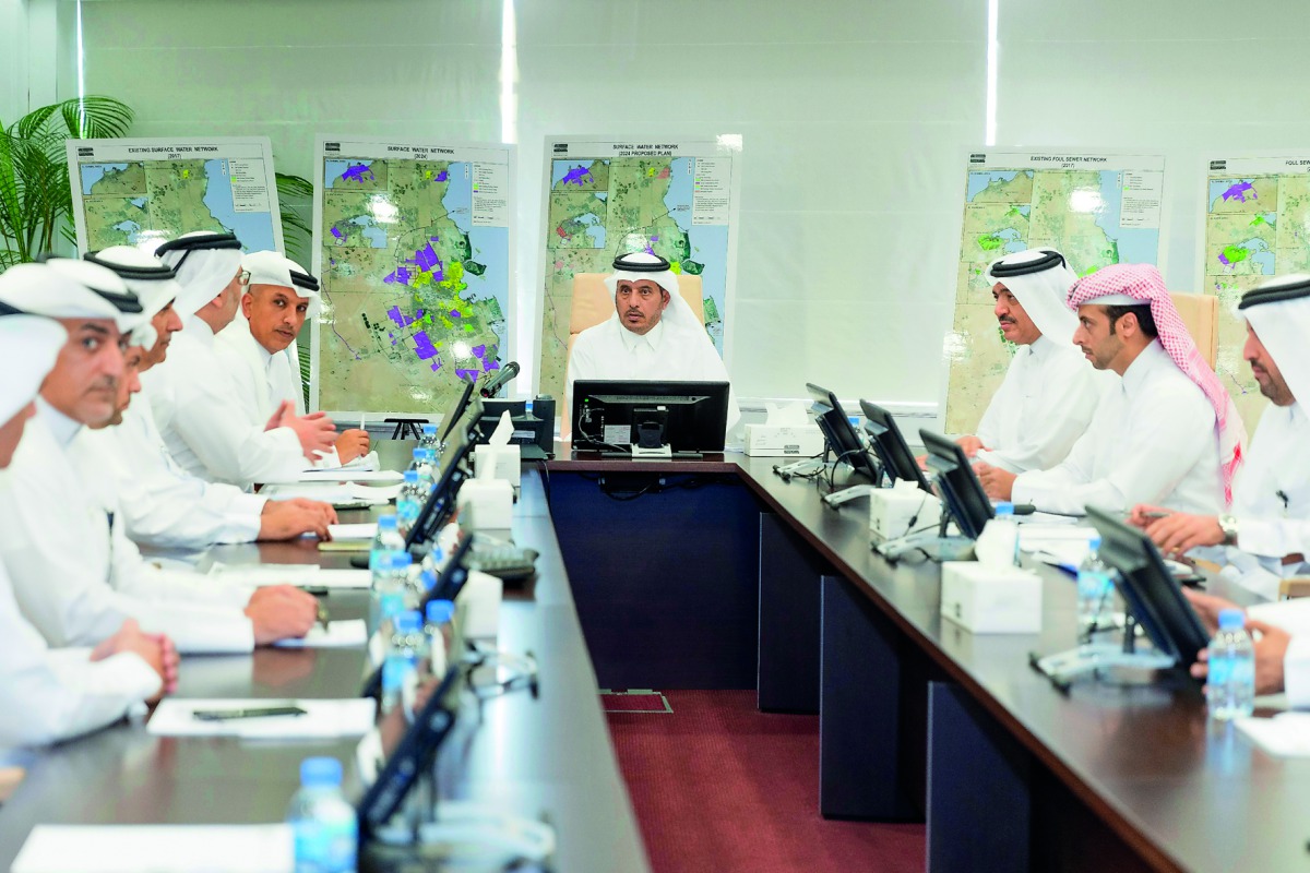 Prime Minister and Interior Minister H E Sheikh Abdullah bin Nasser bin Khalifa Al Thani reviewing Ashghal’s achievements in 2017 and the progress made in terms of achieving targets and strategic initiatives yesterday at the headquarters of Ashghal.