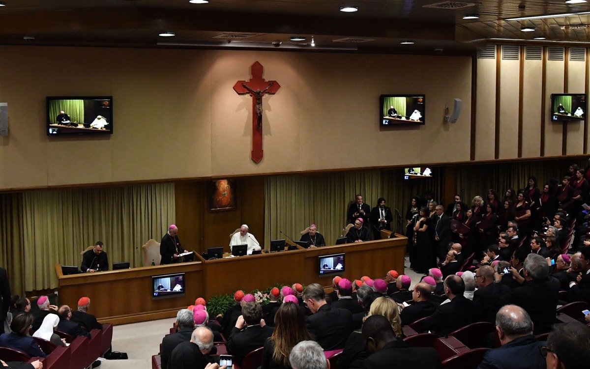 Pope Francis takes part in a meeting with participants of the Pontifical Council for promoting new evangelization in the Synod hall at the Vatican on October 11, 2017.  AFP / Tiziana Fabi