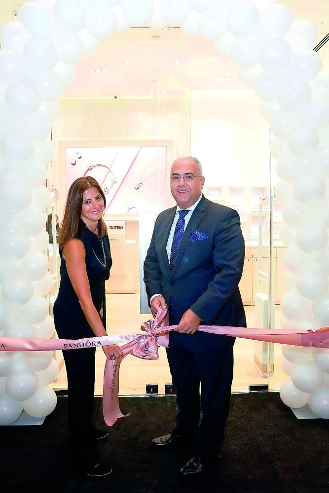 The officials inaugurating the new Pandora store at Doha Festival City.