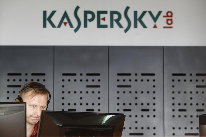 An employee works near screens in the virus lab at the headquarters of Russian cyber security company Kaspersky Labs in Moscow, July 29, 2013 (Reuters / Sergei Karpukhin)