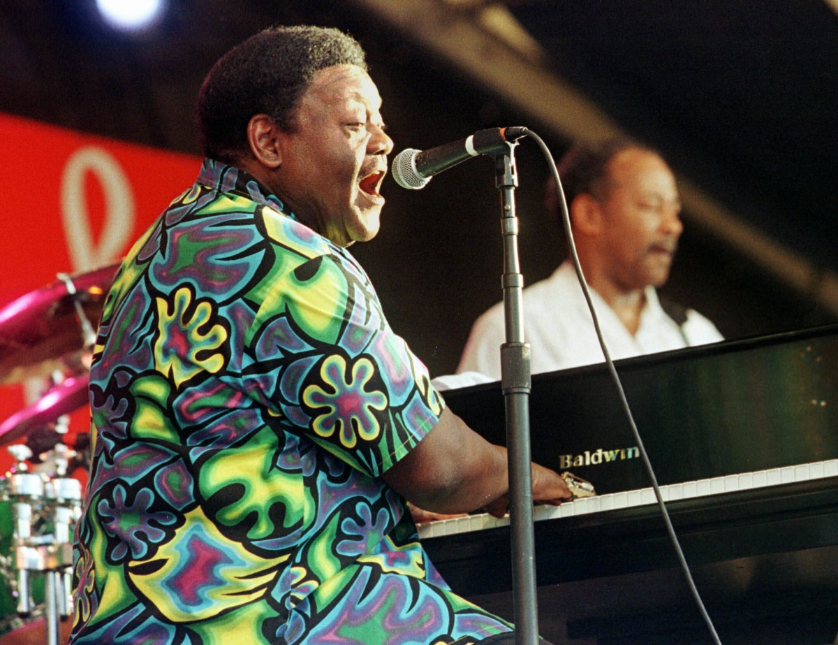 New Orleans rhythm and blues legend Fats Domino performs at the 30th Annual New Orleans Jazz and Heritage Festival April 25, 1999. Reuters/Lee Celano