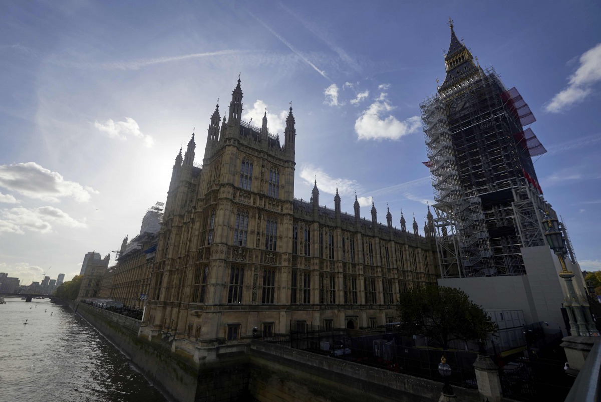The Houses of Parliament also known as the Palace of Westminster are pictured from Westminster Bridge in London on October 30, 2017 (AFP / Niklas Hallen) 