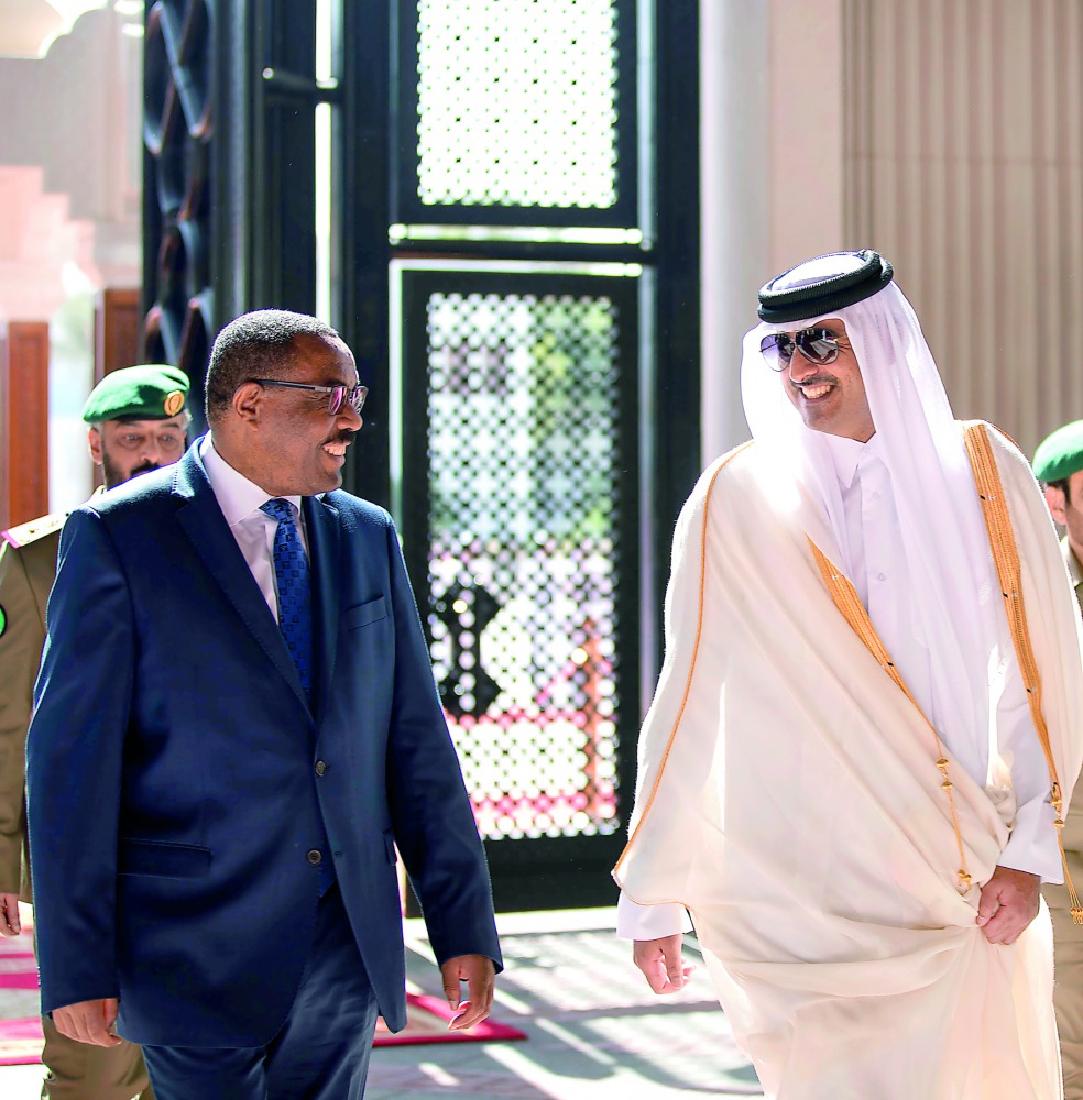 Emir H H Sheikh Tamim bin Hamad Al Thani and Prime Minister of the Federal Democratic Republic of Ethiopia, Hailemariam Desalegn, at the Emiri Diwan, yesterday. 