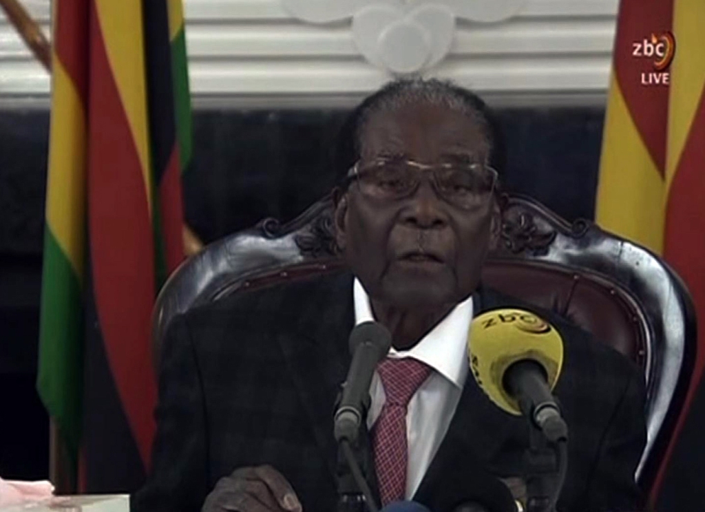  A video grab made on November 19, 2017 from footage of the broadcast of Zimbabwe Broadcasting corporation (ZBC) shows Zimbabwe's President Robert Mugabe delivering a speech in Harare, following a meeting with army chiefs who have seized power in Zimbabwe