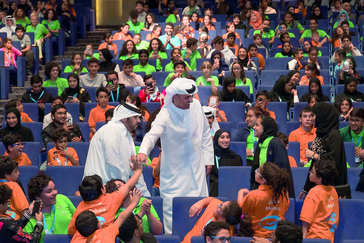 Emir H H Sheikh Tamim bin Hamad Al Thani visited yesterday the fifth Ajyal Youth Film Festival, organised by Doha Film Institute, at the Cultural Village Foundation (Katara). The Emir toured the amateurs’ corner exhibition as well as siege-themed exhibiti