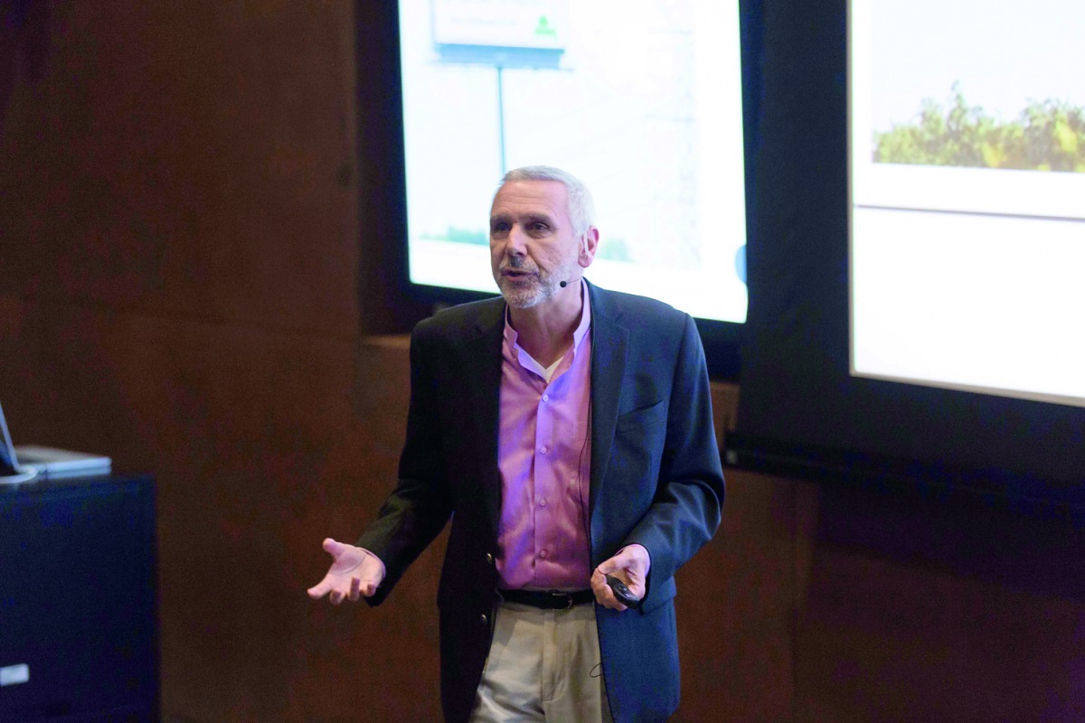 Award-winning journalist and author Lawrence Pintak 