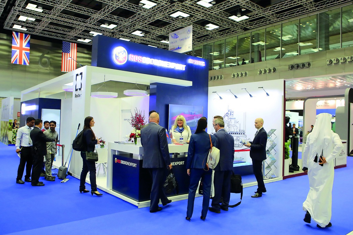 Visitors at the Rosoboronexport booth at the exhibition.