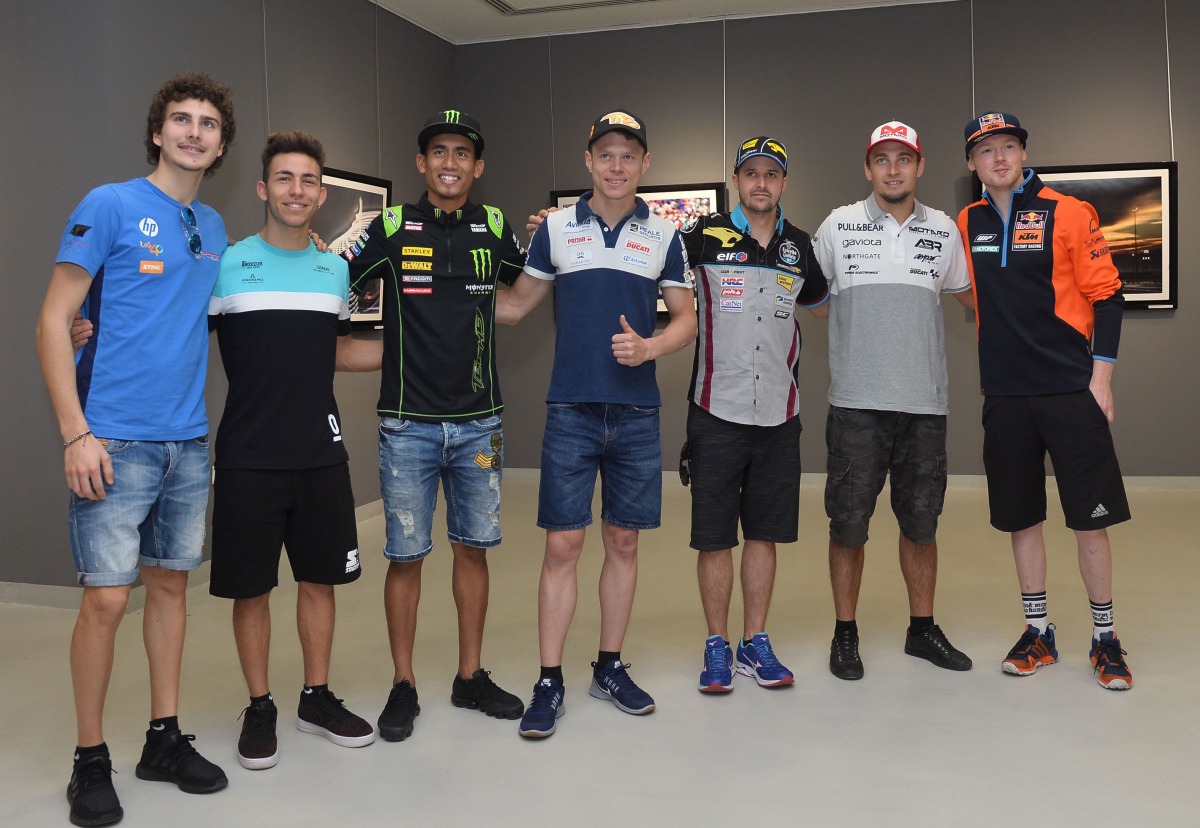 From left: Bradley Smith (Red Bul KTM Factory Racing), Karel Abraham (Angel Nieto Team), Tito Rabat (Reale Avintia Racing), Tom Lüthi (EG 0,0 Marc VDS), Hafizh Syahrin (Monster Yamaha Tech 3), Lorenzo Baldassari (Pons HP 40) and Enea Bastianini (Leopard R