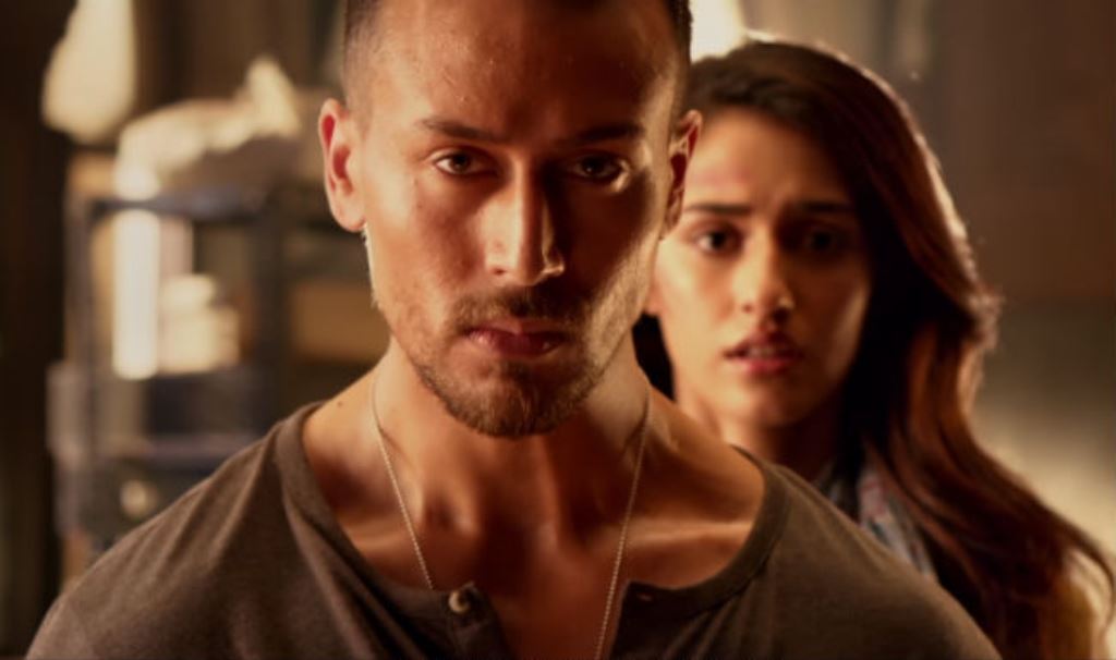 A still of the actors Tiger Shroff and Disha Patani from the movie Baaghi 2.
