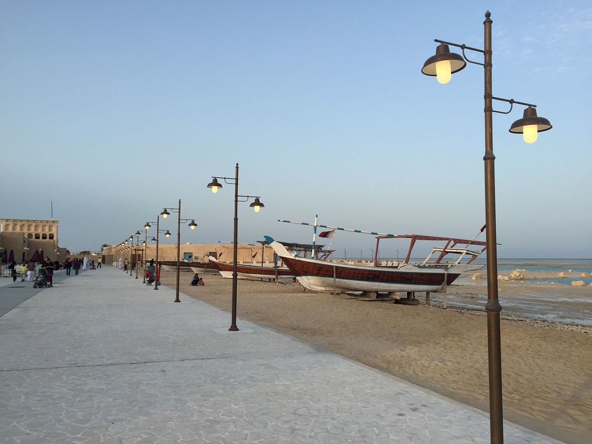 A view of the beach behind Souq Al Wakra, Qatar (Photo courtesy: Mohamod Fasil/Wikimedia Commons/CC BY 2.0)