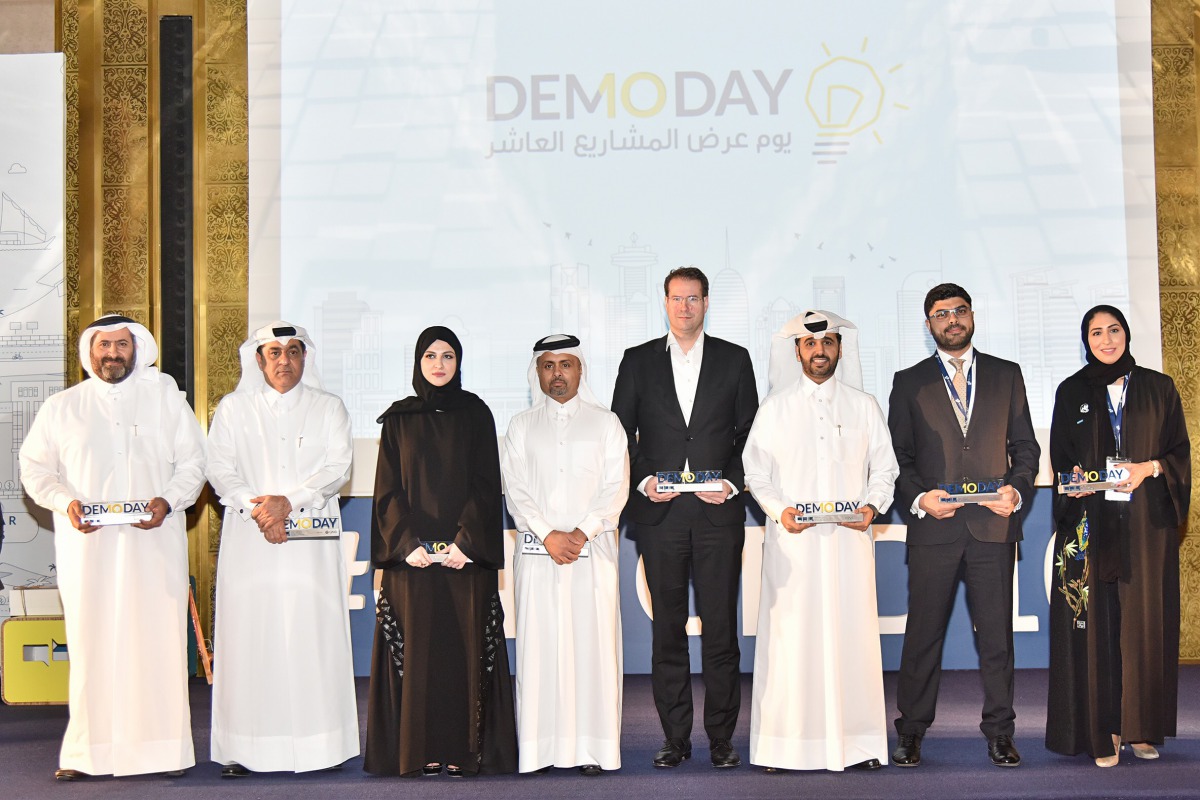 Abdulaziz bin Nasser Al Khalifa (third right), CEO, QDB & Chairman,  QBIC; and Aysha Al Mudahka (right), QBIC’s CEO, with some of the incubatees during the Demo Day celebrating the tenth wave of graduates from QBIC’s intensive LeanStartup Program (LSP).