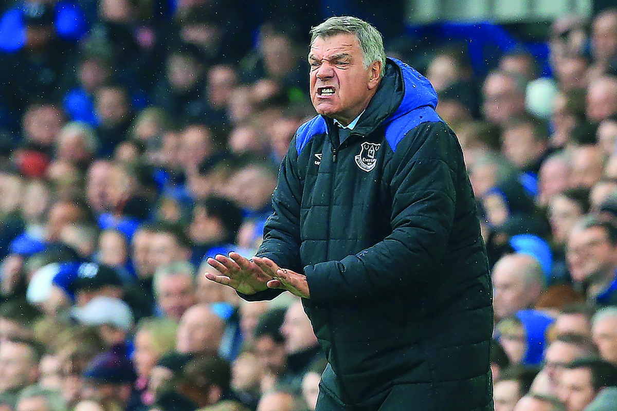 Everton's English manager Sam Allardyce gestures on the touchline during the English Premier League football match between Everton and Liverpool at Goodison Park in Liverpool, north west England on April 07, 2018.  AFP / Lindsey Parnaby