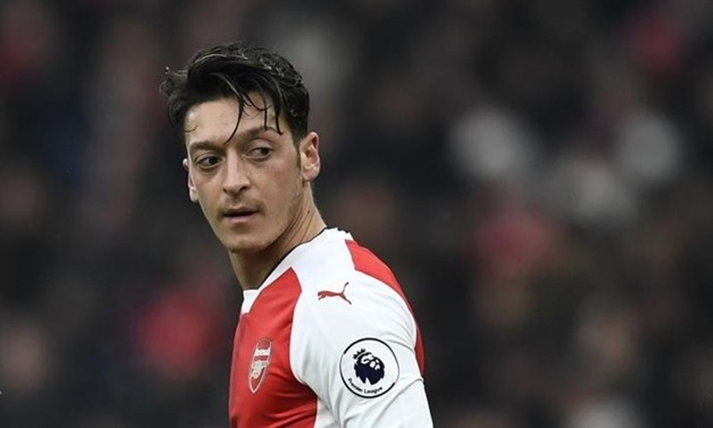 File photo of Arsenal's Mesut Ozil, 11/2/17. Reuters / Dylan Martinez Livepic.