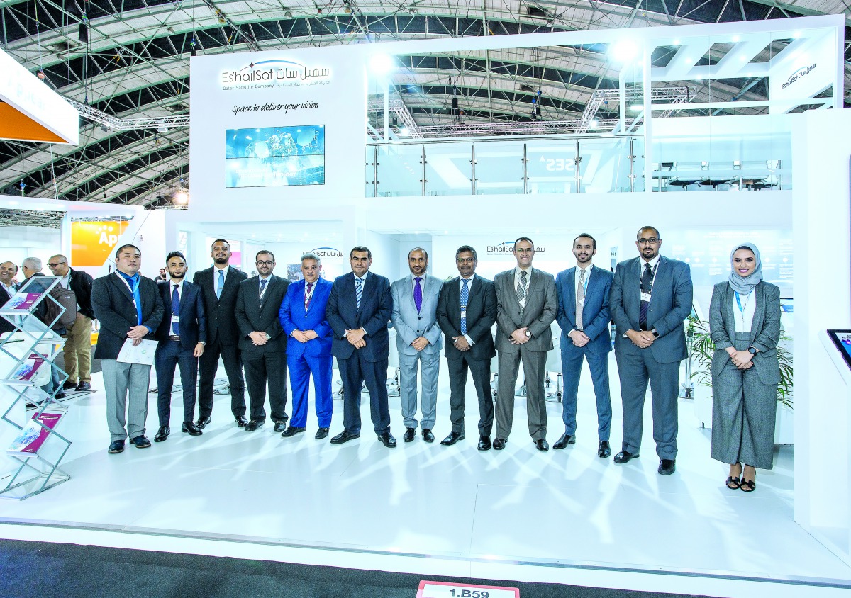 The participants at the exhibition.