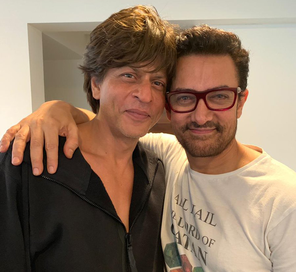 Image of the actors Aamir Khan and Shah Rukh Khan (L) taken from Instagram.