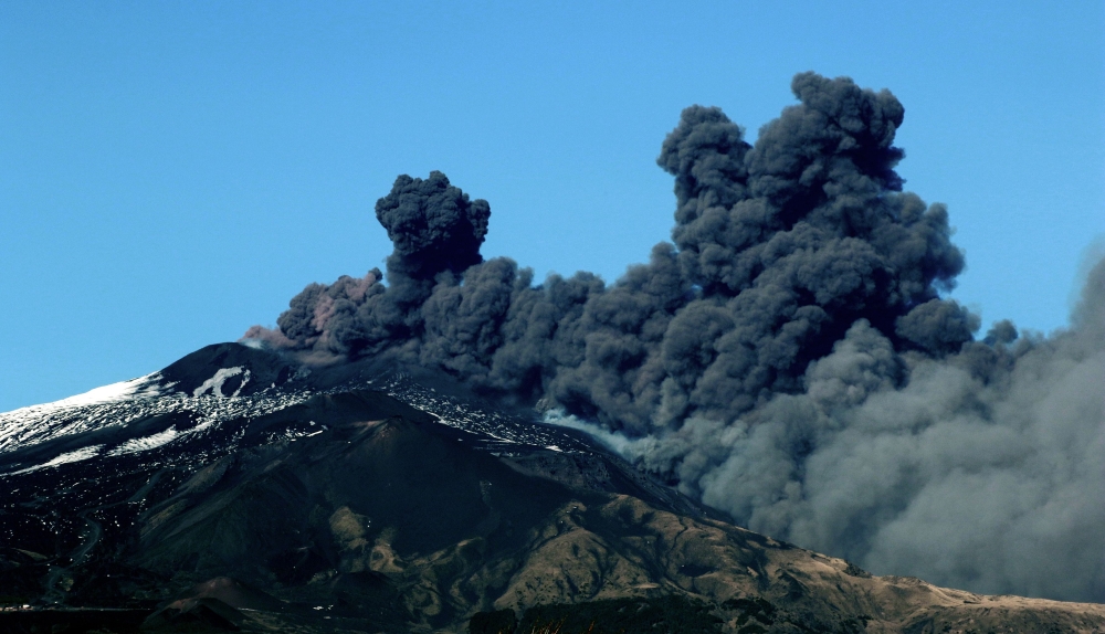  The Mount Etna, one of the most active volcanoes in the world on December 24, 2018. / AFP / GIOVANNI ISOLINO
