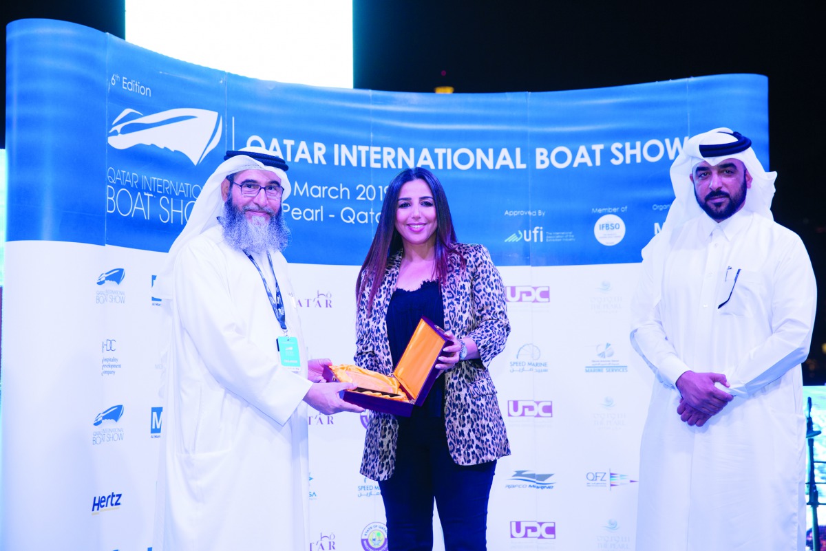 Sanaa Ouahmane, General Manager Hertz Almana, receiving the award at the closing ceremony of Qatar International Boat Show. 