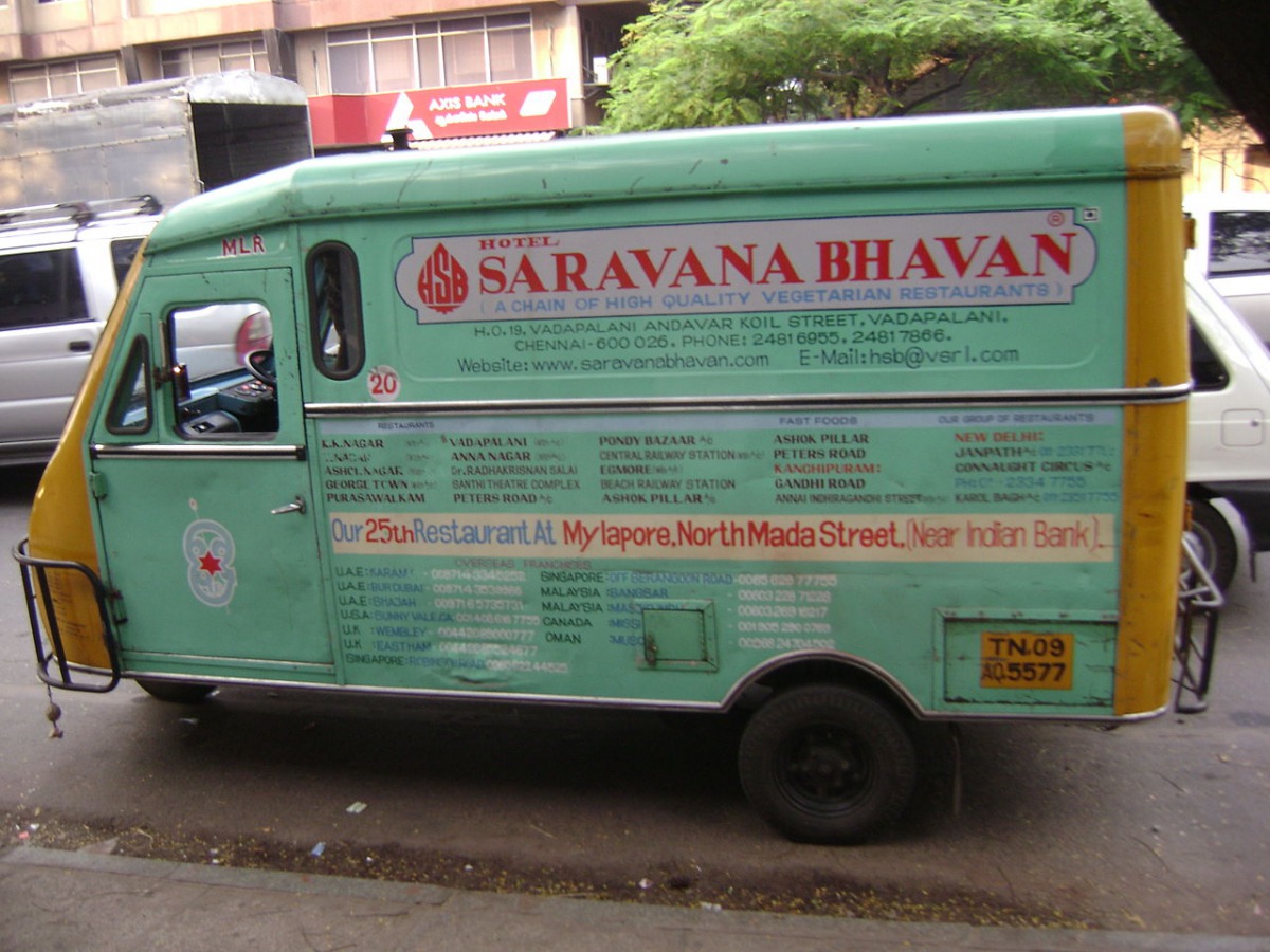 Saravana Bhavan delivery vehicle (Photo courtesy: Marcus334/ CC BY-SA 2.0/Wikimedia Commons) 