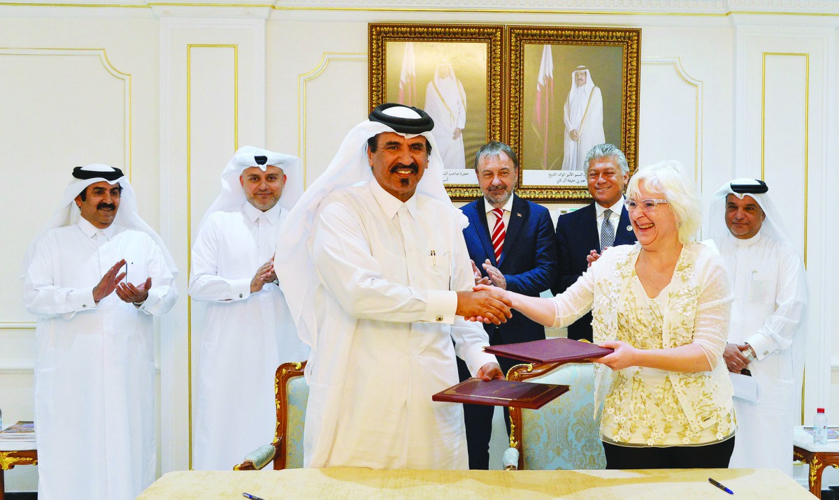 Qatar Chamber’s First Vice-Chairman Mohamed bin Ahmed bin Towar Al Kuwari and Jelena Jovanovic, Head of the Serbian delegation and Director of the International Economic Relations Sector at the Chamber of Commerce & Industry of Serbia, and other officials