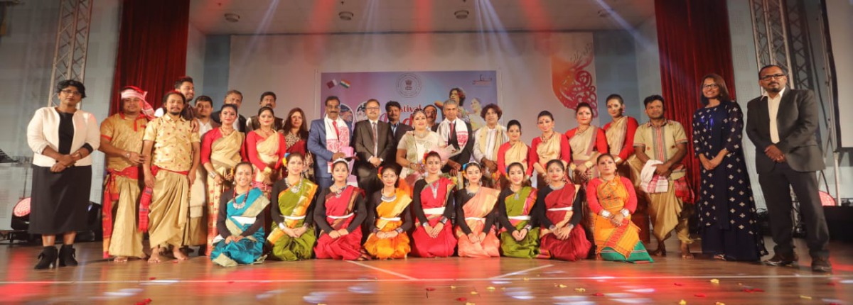 The Ambassador of India, P Kumaran , with the performers.