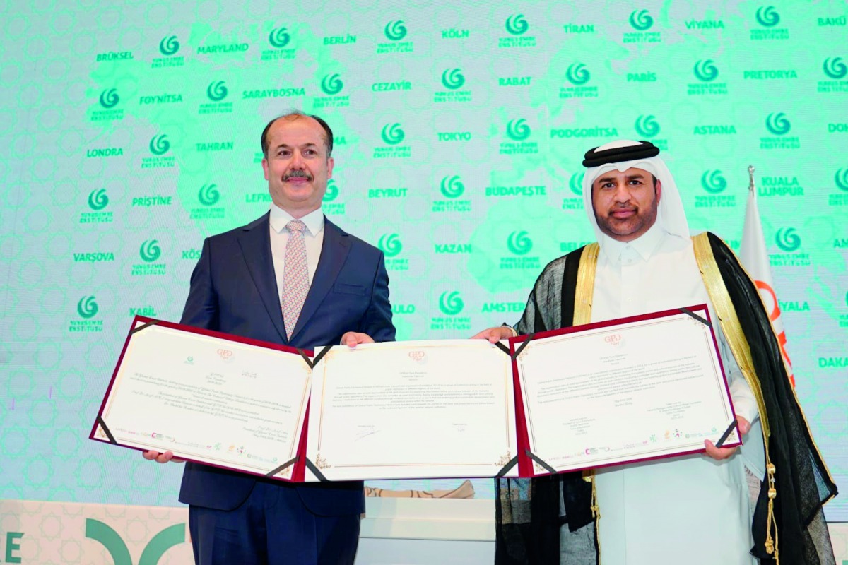 Dr. Khalid bin Ibrahim Al Sulaiti, General Manager of the Cultural Village Foundation – Katara, receives the title naming Qatar the President of GPDNet at a special ceremony in Istanbul. 
