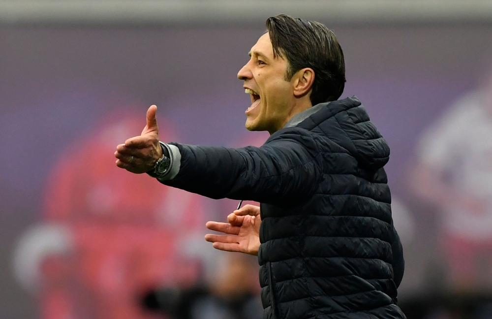 Bayern Munich's Croatian headcoach Niko Kovac gestures during the German first division Bundesliga football match RB Leipzig vs FC Bayern Munich in Leipzig, eastern Germany on May 11, 2019.  AFP / John MACDOUGALL 
