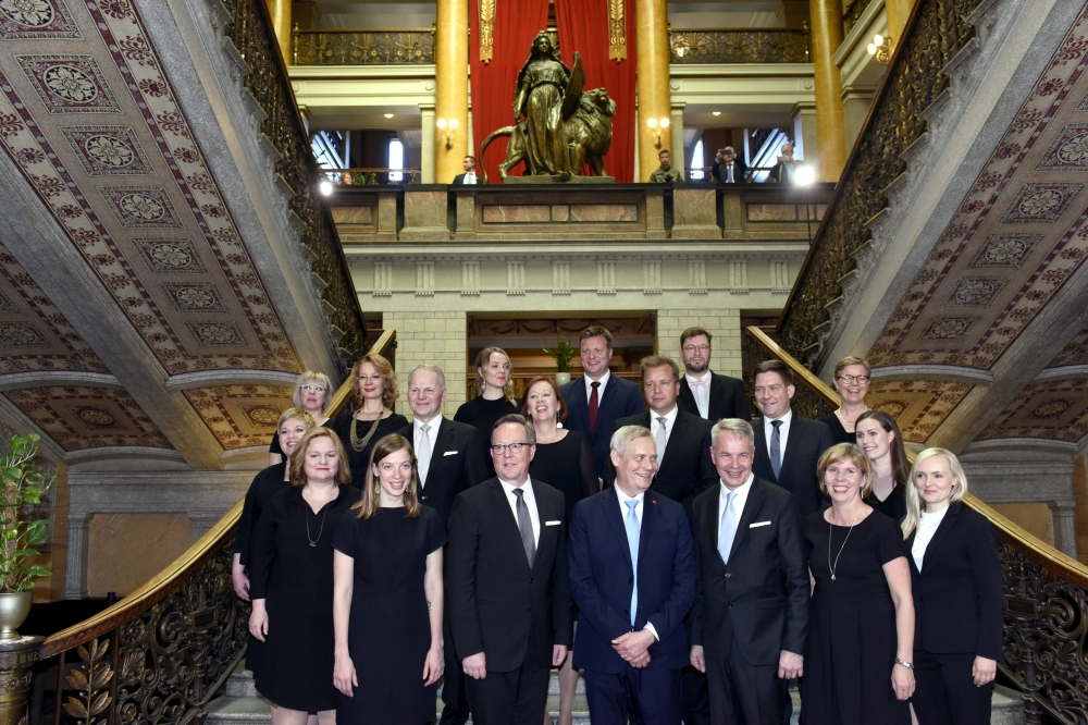 Ministers of the new Finnish government pose for a family photo in Helsinki, Finland, June 6, 2019.  Lehtikuva/Heikki Saukkomaa