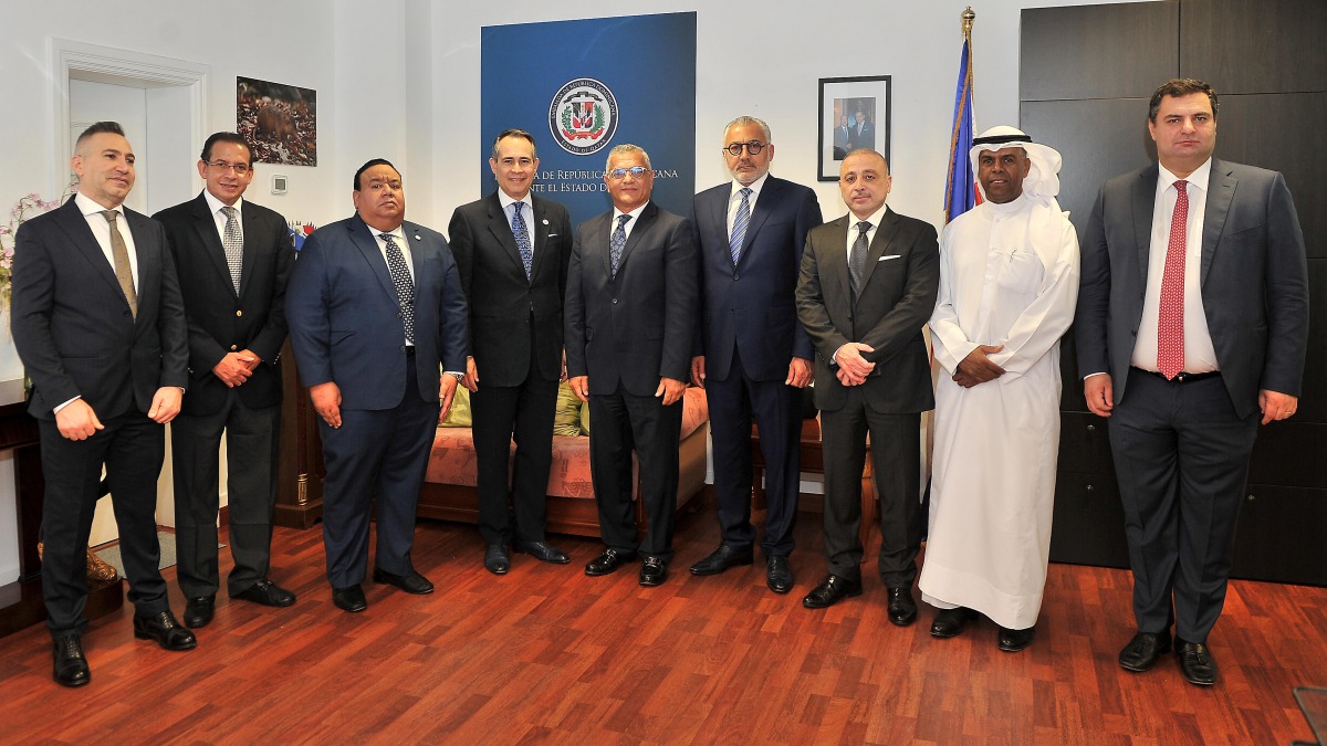Carlos Gabriel Garcia (centre), Vice-Minister of Foreign Affairs of the Dominican Republic, and Federico Alberto Cuello Camilo (fourth left), Ambassador of the Dominican Republic to Qatar, with the delegation, during a press meeting held at the Embassy of