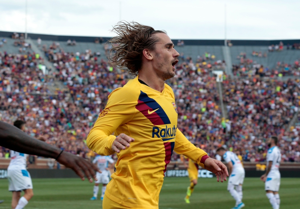 FC Barcelona's Antoine Griezmann reacts during the second half of the La Liga-Serie A Cup match between SSC Napoli and FC Barcelona on August 10, 2019 at Michigan Stadium in Ann Arbor, Michigan. (AFP / JEFF KOWALSKY)