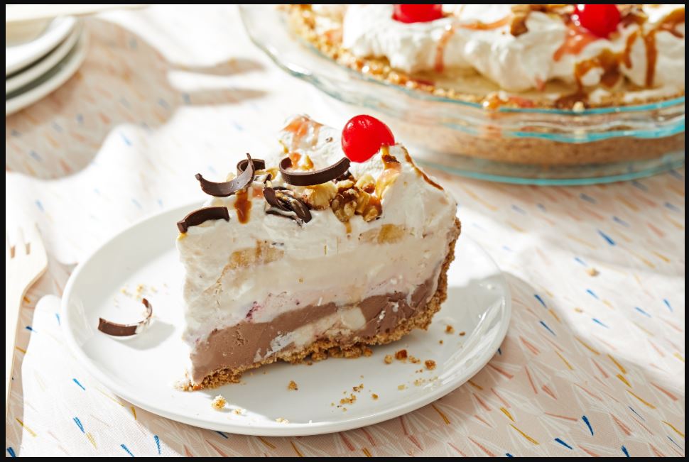 Banana Split Sundae Pie. Photo by Tom McCorkle for The Washington Post.
