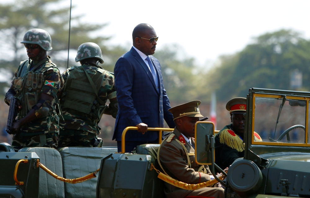 :FILE PHOTO: Burundi's President Pierre Nkurunziza arrives for the celebrations to mark Burundi's 55th anniversary of the independence at the Prince Louis Rwagasore stadium in Bujumbura, Burundi July 1, 2017. REUTERS/Evrard Ngendakumana/File Photo