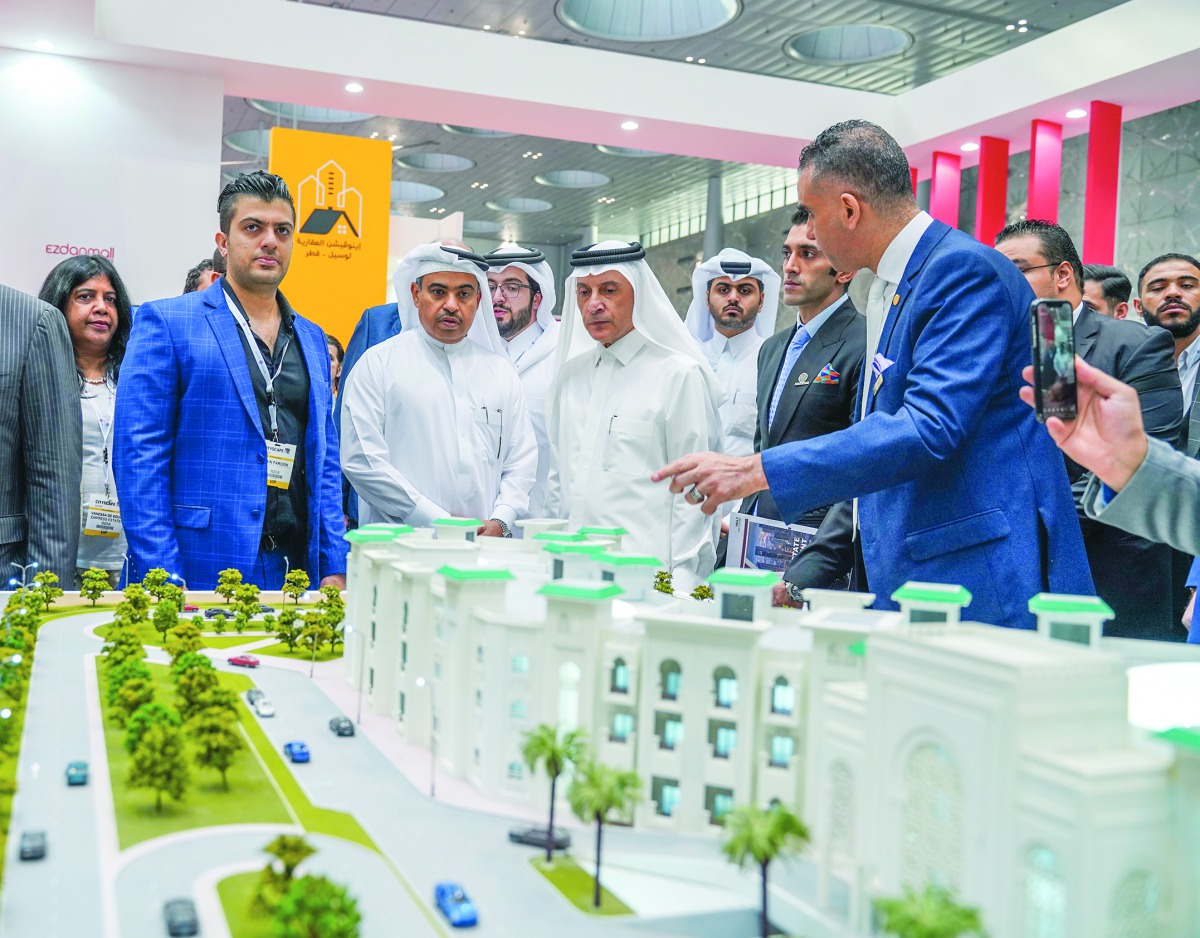 H E Ali bin Ahmed Al Kuwari (second left), Minister of Commerce and Industry; Qatar Airways Group Chief Executive and Secretary-General of Qatar National Tourism Council, Akbar Al Baker (centre); and other dignitaries and officials, visiting Ezdan Holding
