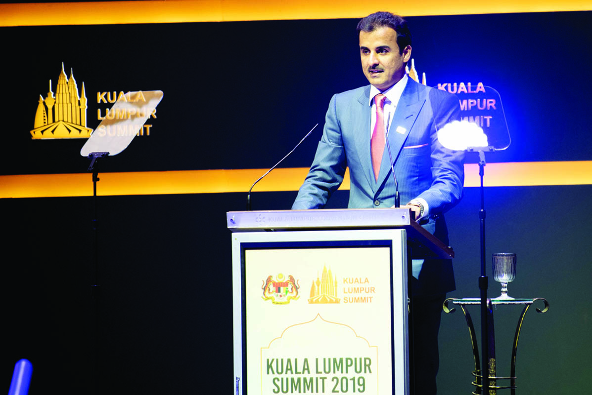 H H the Amir delivering his speech in the Summit.