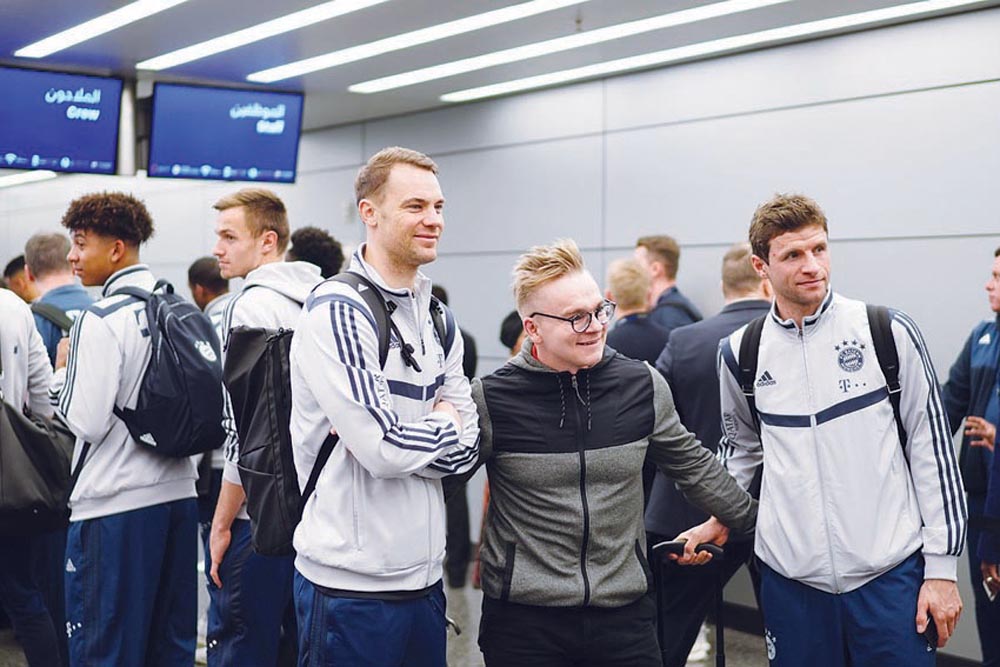 Bayern Munich's Manuel Neuer (front, left) and Thomas Muller (front, right) pose for a photograph on team's arrival in Doha, yesterday.
Pict Courtesy: Bayern Munich Twitter Handle 