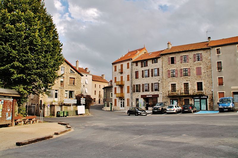 A view of Chambon-le-Château Photo courtesy Bastien.pierre / CC BY-SA 4.0 / Wikimedia Commons