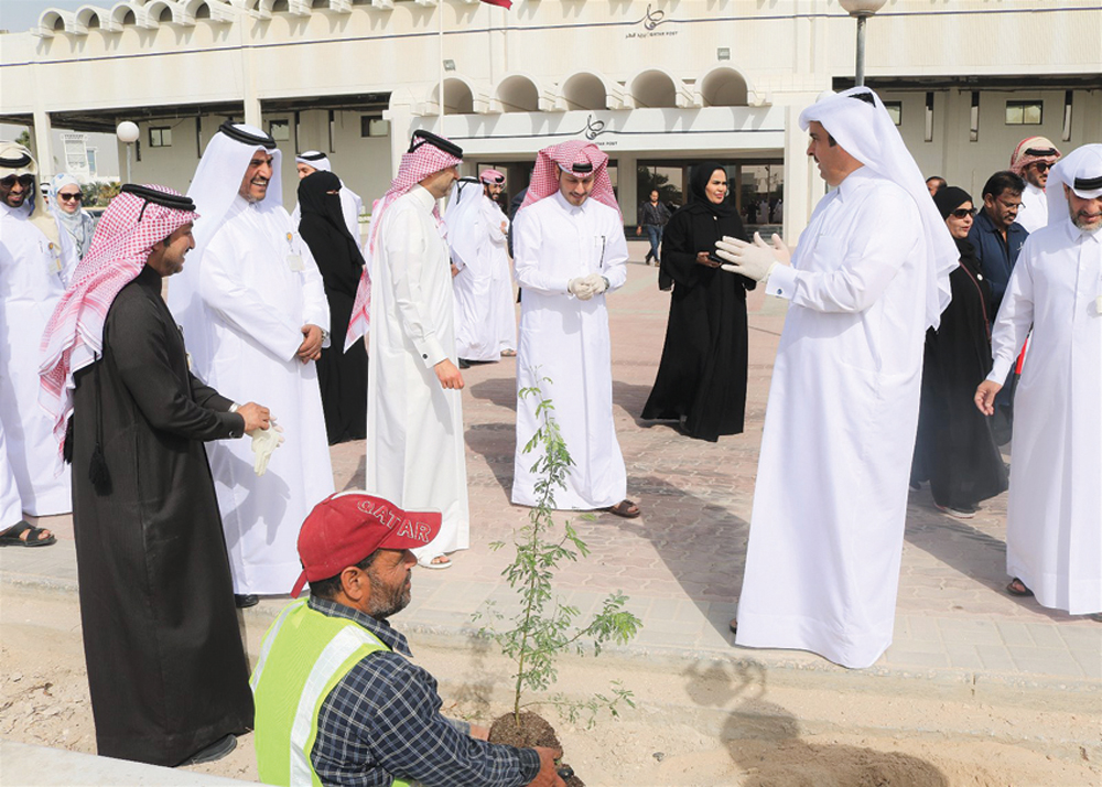 Qatar Post leads on tree planting mission The Peninsula Qatar