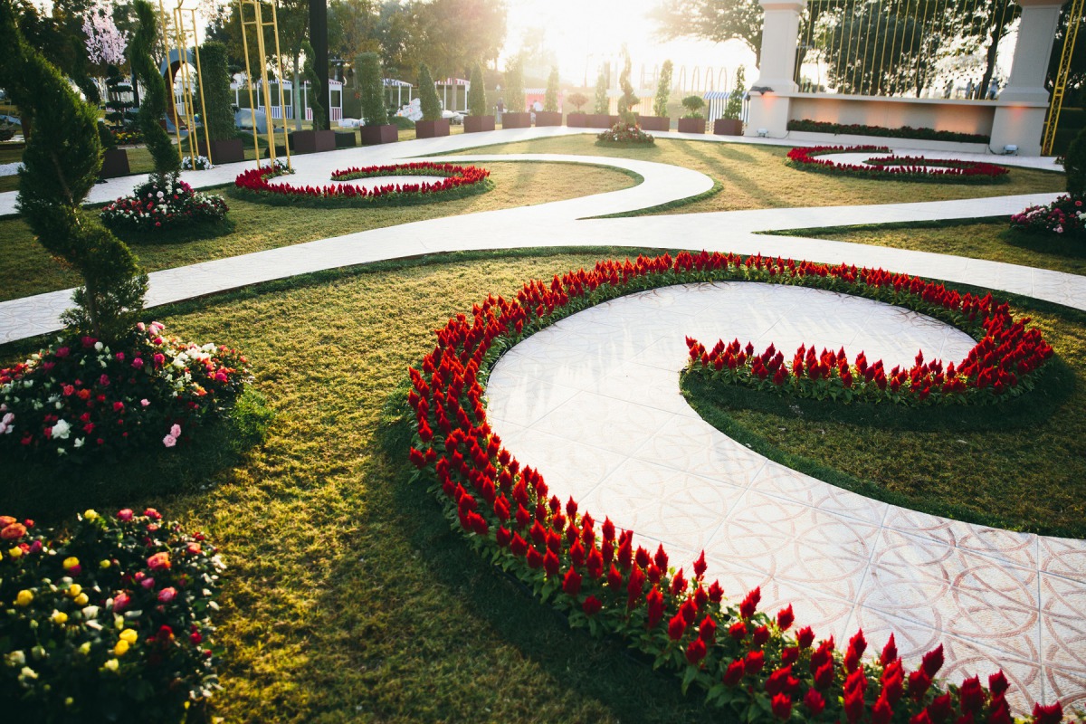 Qatar Airways shares a picture of a traditional French garden at Al Wasmi 2020 that will be inaugurated today evening at Katara Hills. 