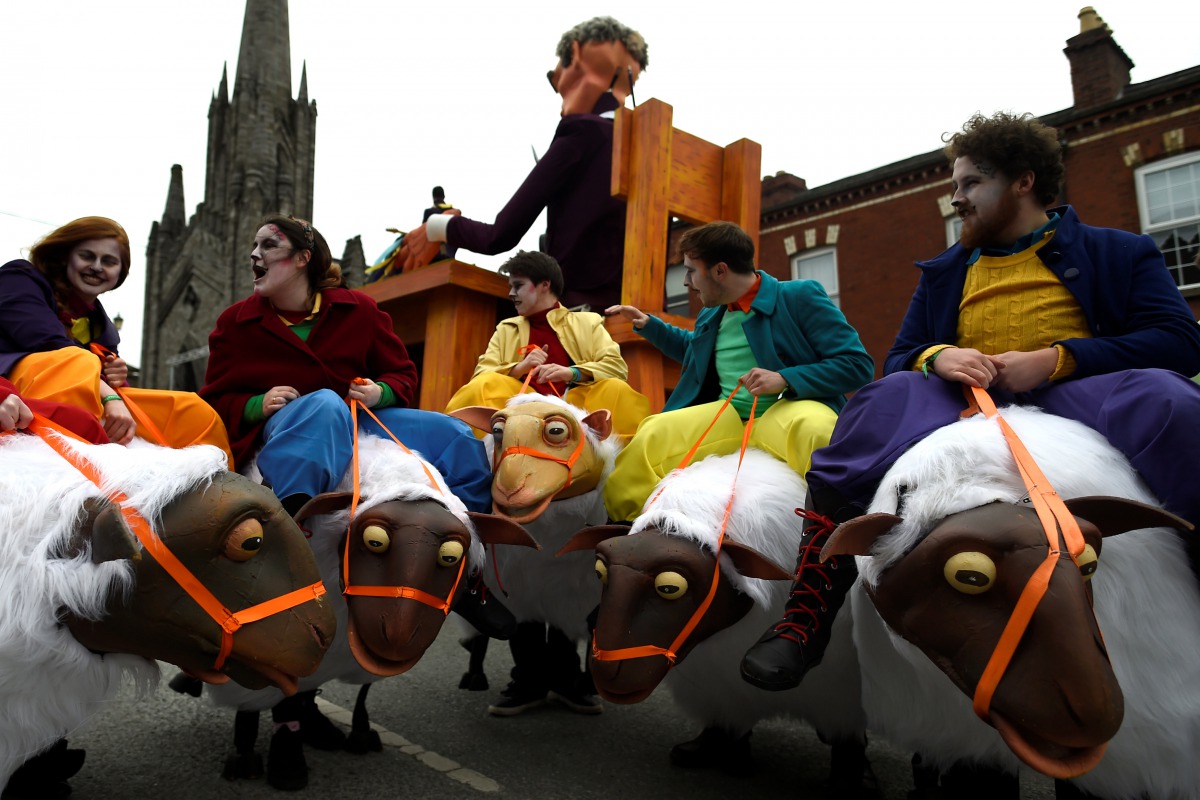 Participants on sheep are seen during the St Patrick’s Day parade in Dublin, Ireland, March 17, 2017. Reuters / Clodagh Kilcoyne
