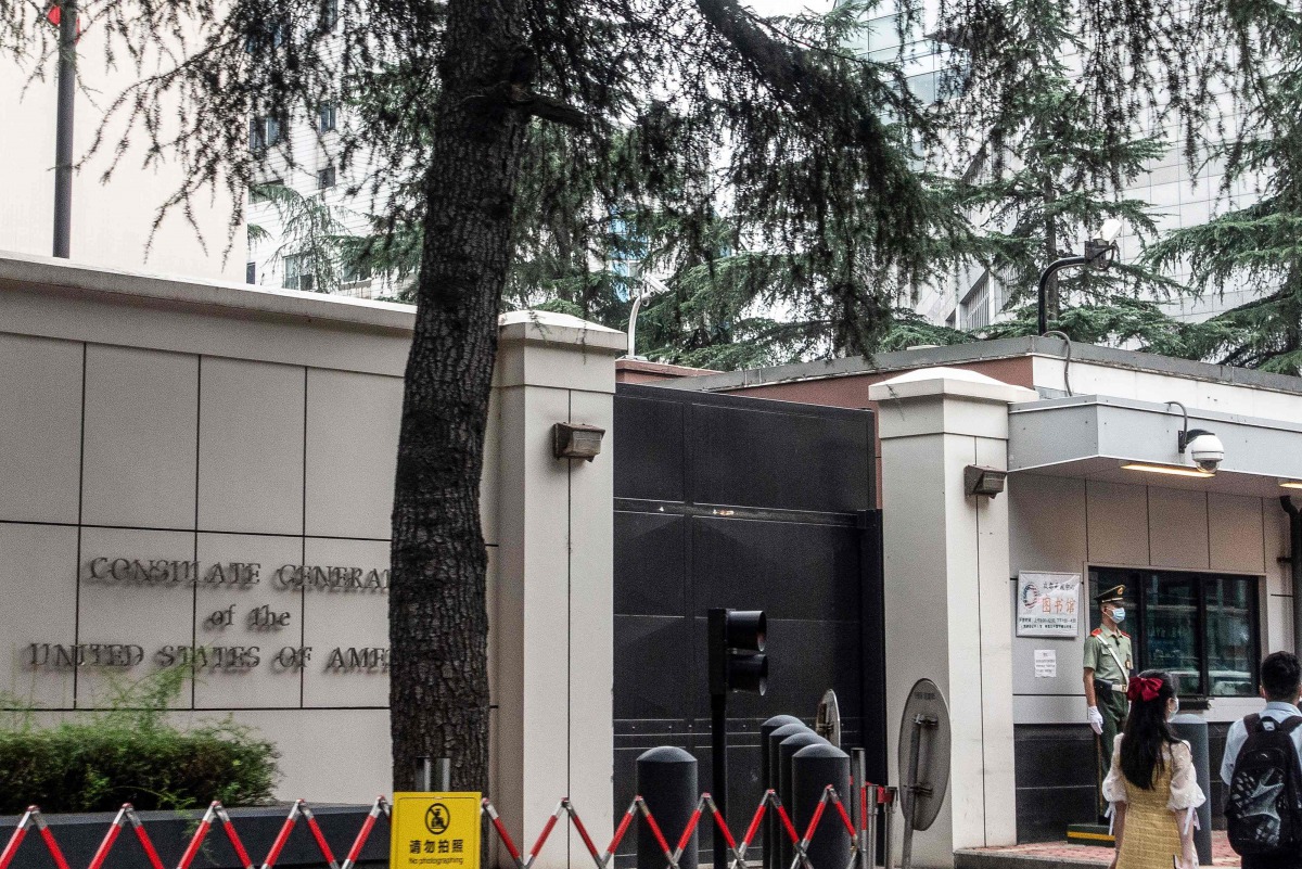 This photo taken on July 23, 2020 shows the entrance of the US consulate in Chengdu, southwest China's Sichuan province. AFP / STR