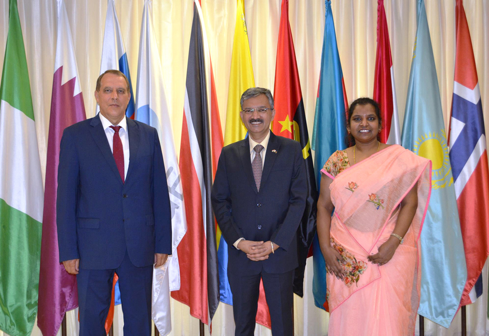 GECF Secretary General Yury Sentyurin (left) and Indian Ambassador to Qatar Dr Deepak Mittal (centre) at the GECF Secretariat in Doha, yesterday. 