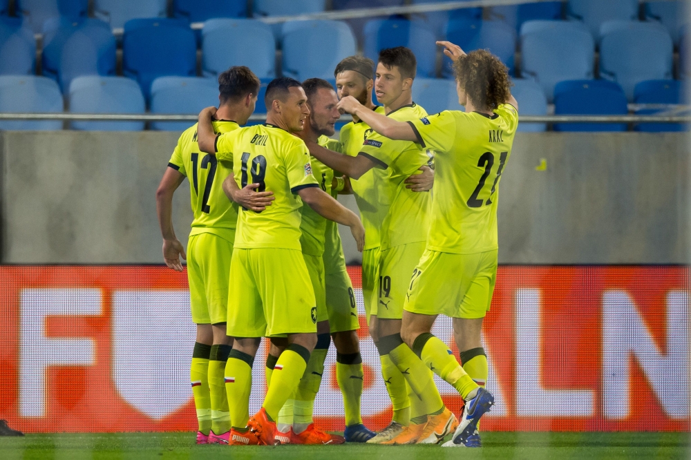 Czech Republic's National team players celebrate their goal during the UEFA Nations League football match Slovakia v Czech Republic in Bratislava, Slovakia, on September 4, 2020. / AFP / VLADIMIR SIMICEK
