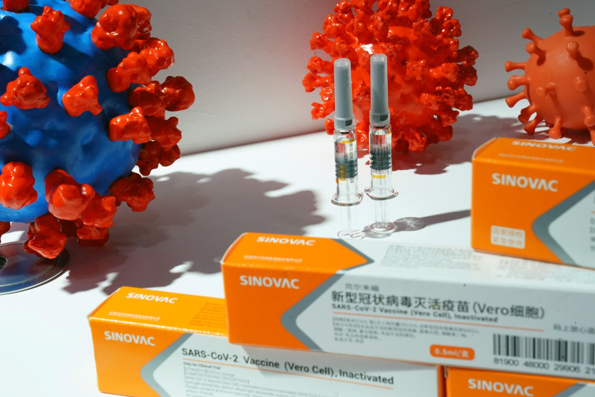 A booth displaying a coronavirus vaccine candidate from Sinovac Biotech Ltd is seen at the 2020 China International Fair for Trade in Services (CIFTIS), following the COVID-19 outbreak, in Beijing, China September 4, 2020. REUTERS/Tingshu Wang
