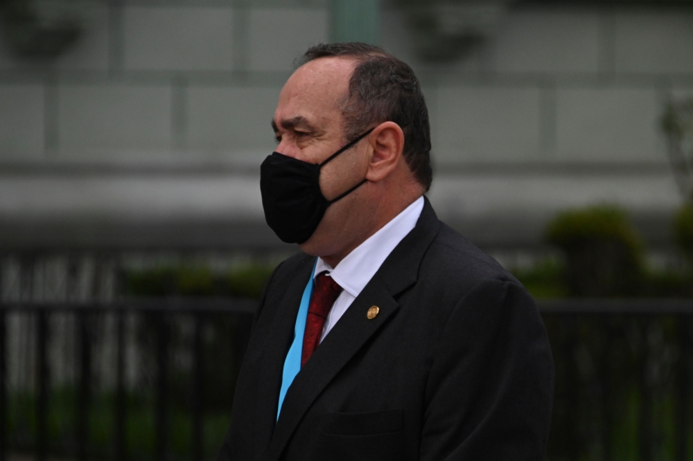 Guatemalan President Alejandro Giammattei attends the celebrations for the 199th anniversary of the Guatemalan independence in Guatemala City on September 14, 2020. / AFP / Johan ORDONEZ