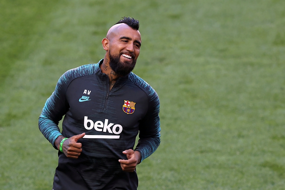 Soccer Football - Champions League - FC Barcelona Training - Estadio da Luz, Lisbon, Portugal - August 13, 2020 FC Barcelona's Arturo Vidal during training REUTERS/Rafael Marchante/Pool/File Photo