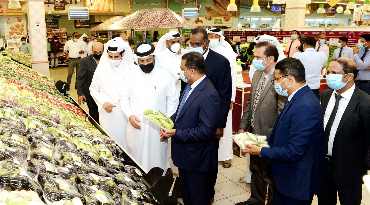Director of Lulu Hypermarkets, Dr. Mohamed Althaf, briefing MME officials at the opening of Festival of Qatari Farm Products at the Lulu Hypermarket in Al Gharrafa. Pic: Salim Matramkot/The Peninsula