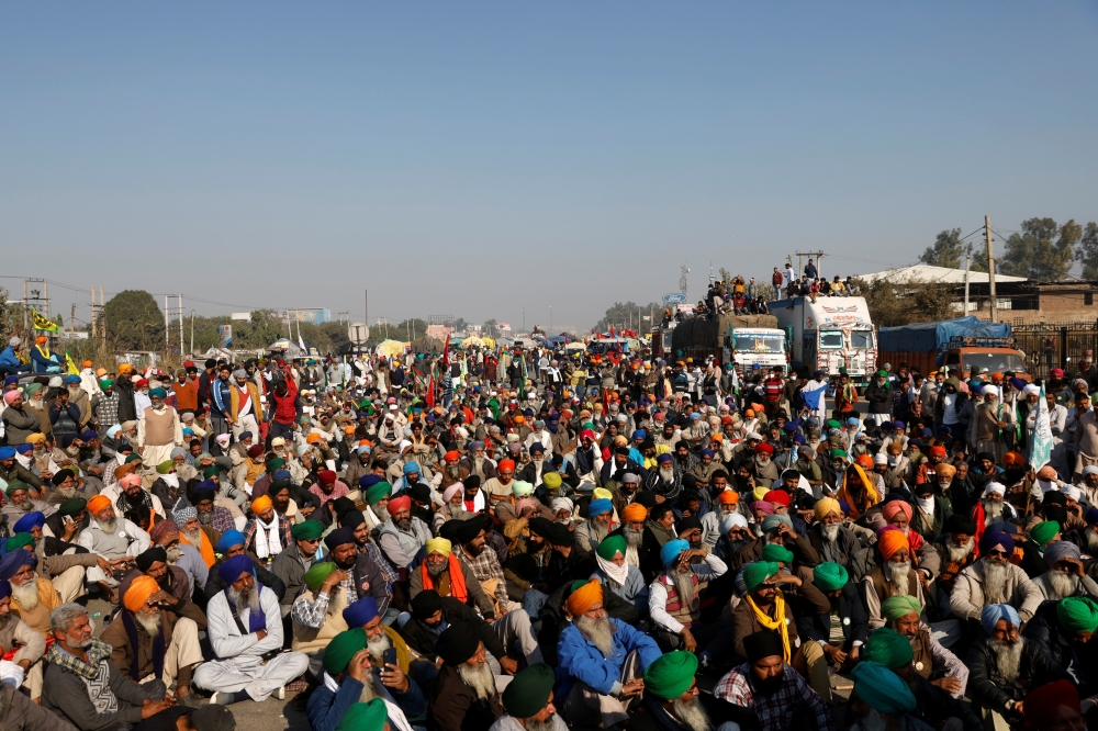 Farmers attend a protest against the newly passed farm bills at Singhu border near Delhi, India, November 28, 2020. REUTERS/Danish Siddiqui
