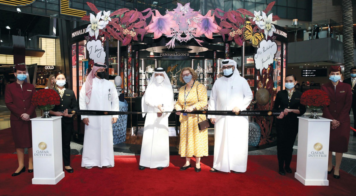 Qatar Airways Group Chief Executive, H E Akbar Al Baker; British Chargé d’Affaires to Qatar, Alexandra Cole; Hamad International Airport Chief Operating Officer, Engr. Badr Al Meer; and Qatar Duty Free Vice-President (Operations), Thabet Musleh, cutting t